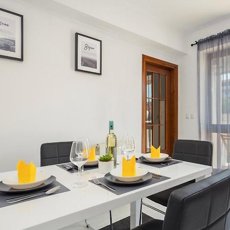 Laveruda Apartment With Balcony And Free Parking Pula Extérieur photo