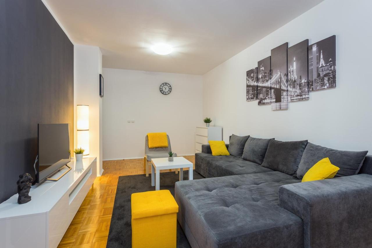 Laveruda Apartment With Balcony And Free Parking Pula Extérieur photo
