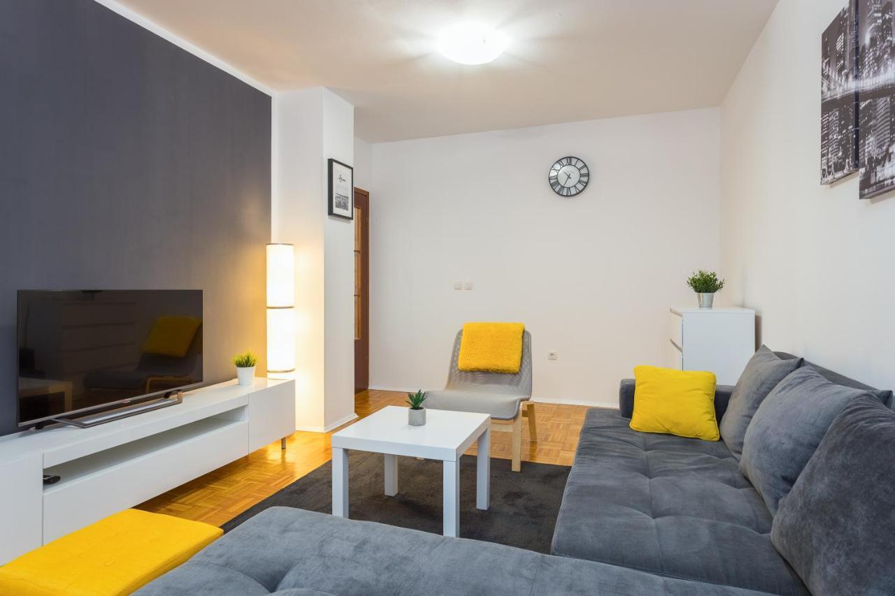 Laveruda Apartment With Balcony And Free Parking Pula Extérieur photo